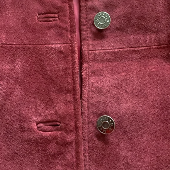 Fall 2025 colour trend

Burgundy / Maroon Vintage BUM Equipment suede jacket - Picture 5 of 10
